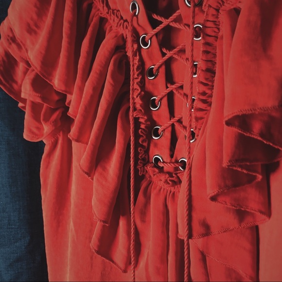 💥24 HR CLEAR-OUT💥 DRA Ruffle Top - Picture 4 of 4